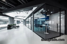 办公室挑高大厅中式装修图