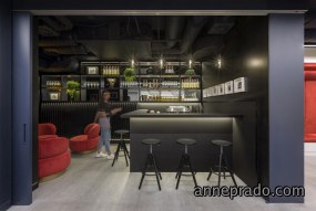 黑白灰简约风格办公室装修效果图