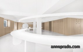 轻奢风办公大厅装修风格图