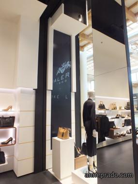 最新鞋帽店展柜装饰设计图