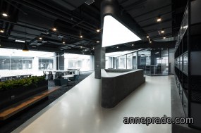挑高办公室门厅装修图