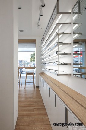  眼镜店装饰效果图,眼镜店布局案例效果图