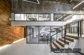 透明玻璃办公装修效果图